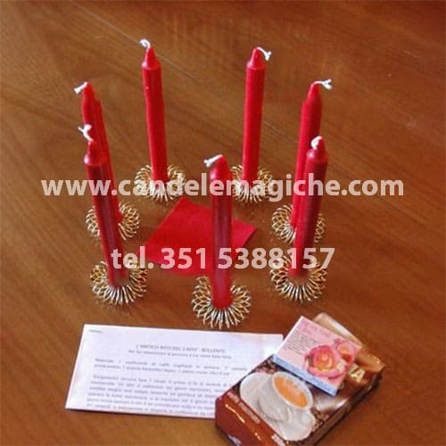 rituale nigeriano con candele rosse e caffè