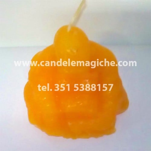 candela a forma di buddha di colore giallo