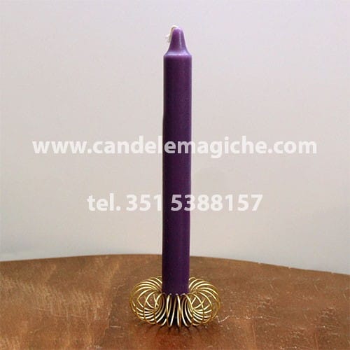 candela cilindrica di colore viola