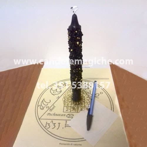 candela nera con incenso