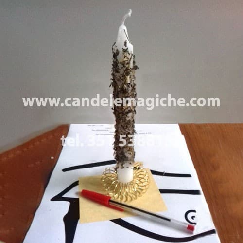 candela con erbe scaccia diavoli