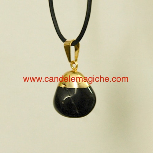 ciondolo portafortuna con pietra ematite per il segno zodiacale del capricorno