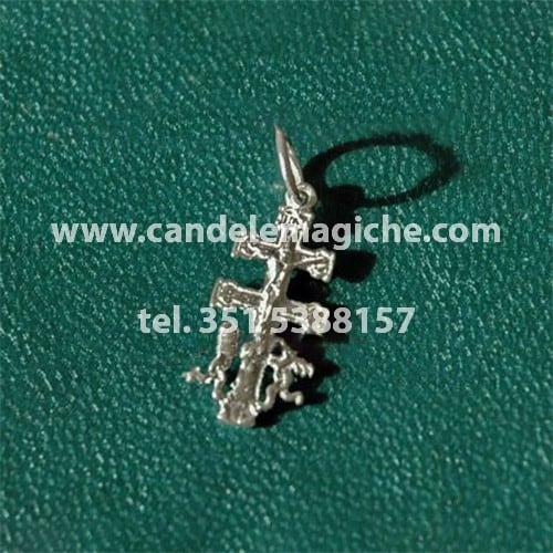 medaglietta raffigurante la croce di caravaca