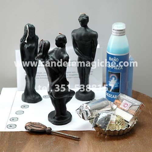 bamboline di cera per il gran cerimoniale di rottura e separazione