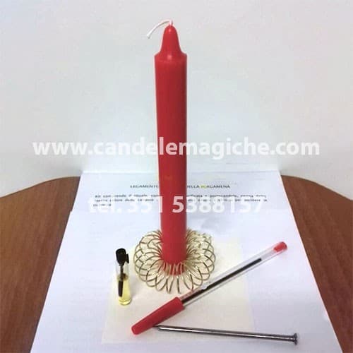 candela rossa per legamento d'amore della pergamena