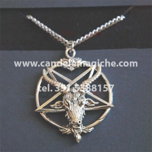 collana con medaglione di baphomet simboleggiante un caprone