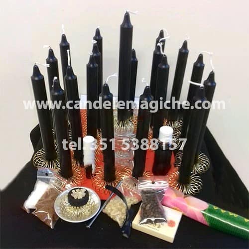 set di candele nere e accessori per il potente rito di separazione