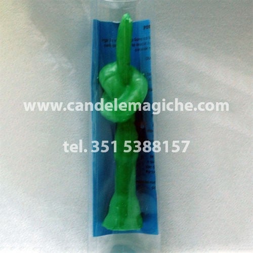 candela con nodo verde per rituale di protezione
