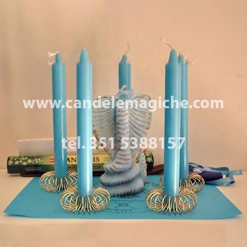 candele cilindriche e candela figurata del cobra celeste