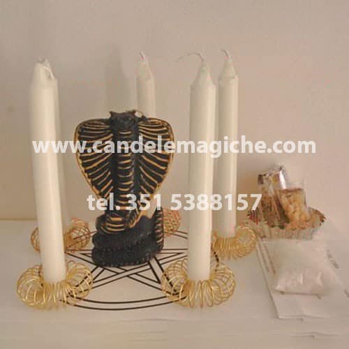 candela figurata del cobra e 5 candele bianche per rito di purificazione