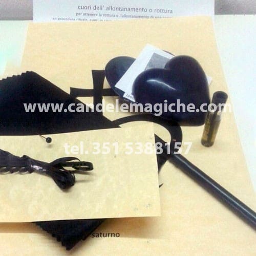 cuori di cera nera per effettuare il rito dei cuori