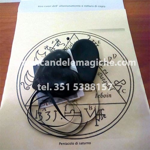 candela a forma di cuore per il rito del cuori dell'allontanamento