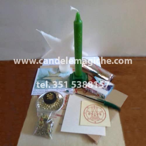 candela verda e candela a forma di stella per il rito luciferiano di astaroth