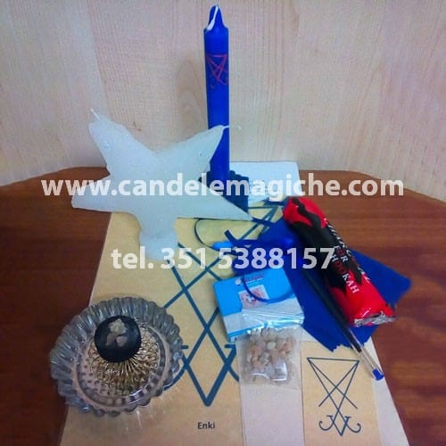 candela blu e candela a forma di stella per il rito luciferiano di enki