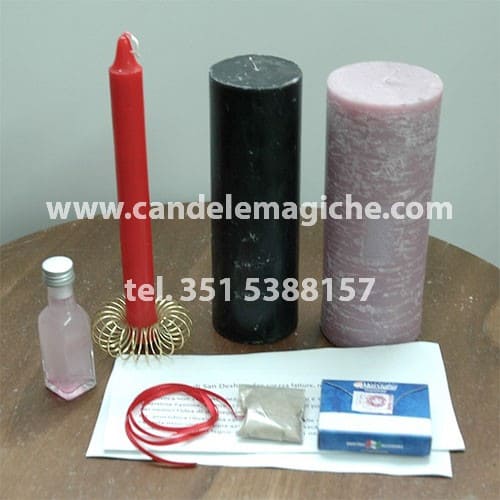 due candele sette dias viola e nera per il rito di san Deshacedor