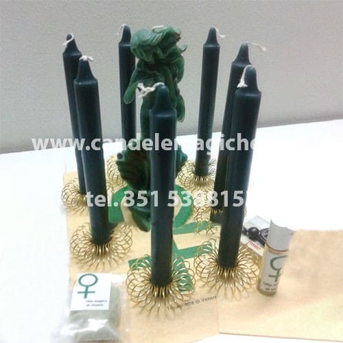 Set di candele verde per il rituale di venere