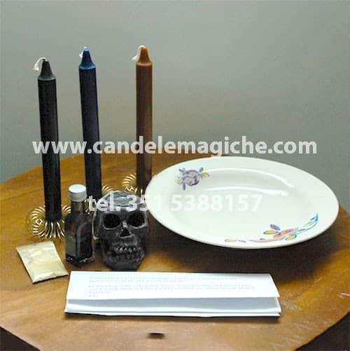 set di candele per il rituale dei cimiteri