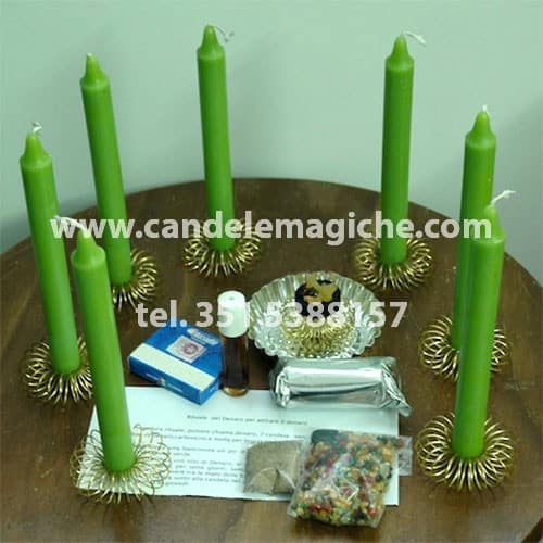 kit di candele verdi per svolgere il rituale di incremento denaro
