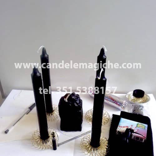 set di candele nere per svolgere il rituale del muro nero