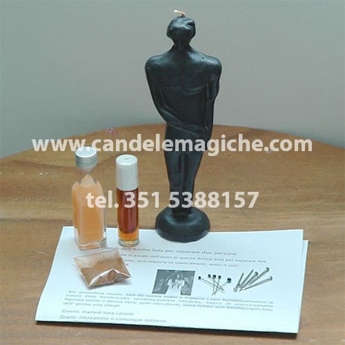 statuina in cera e oli magici per il rituale obeah