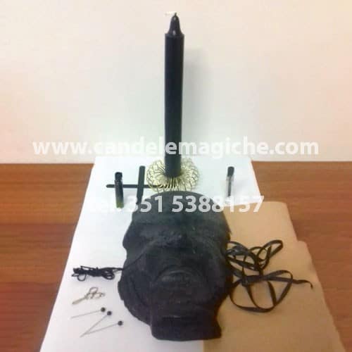 candela figurata del pensiero nero e candela cilindrica nera per il rituale del plagio mentale