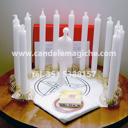 set di candele bianche per il rituale per propiziare benessere