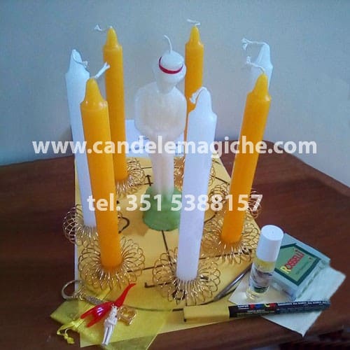 set di candele bianche e gialle e statuetta ze pelintra per vincere al gioco