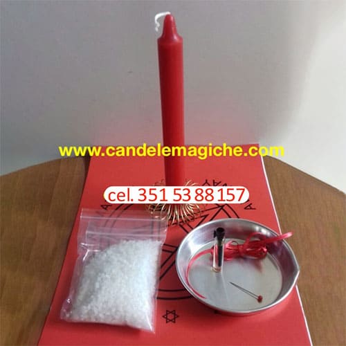 candela rossa e altri accessori per legamento d'amore con foto