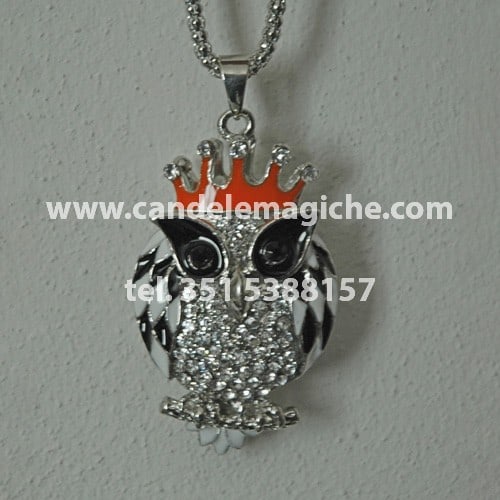talismano con ciondolo raffigurante un gufo e collana