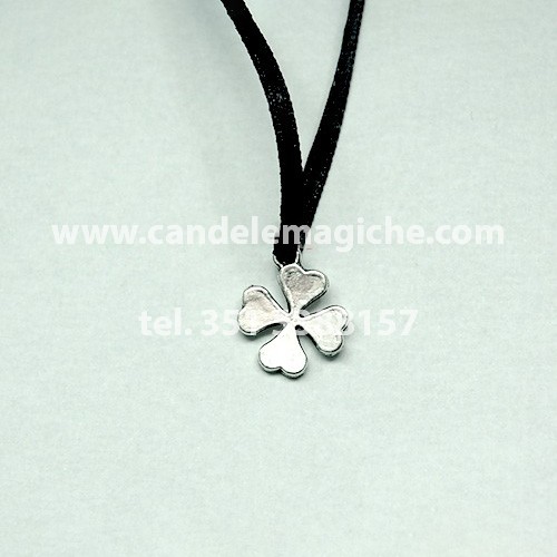 talismano con ciondolo a forma di quadrifoglio portafortuna